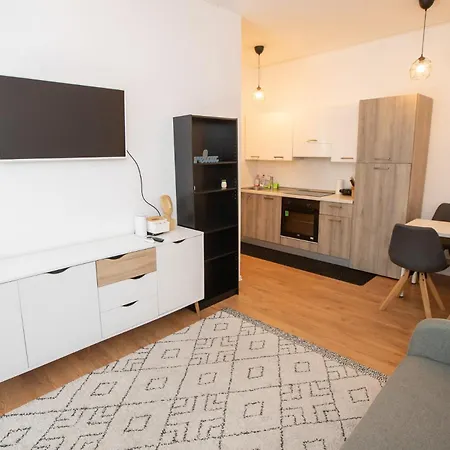 Apartment Newly Adapted 3-room *