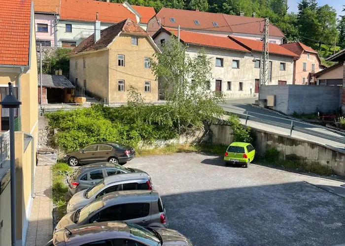 Lorume * 波斯托伊纳